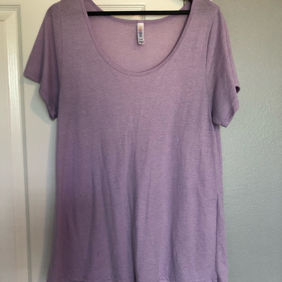 LuLaRoe Tops - Lularoe classic t-shirt